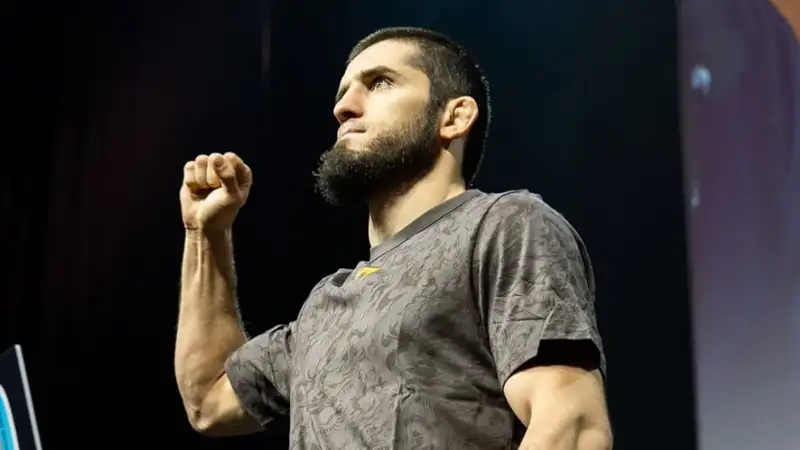 Экс-боец UFC считает, что Махачев не вернётся в лёгкий вес