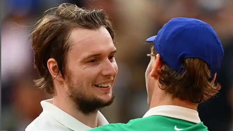 Бублик заявился на Алматы Опен