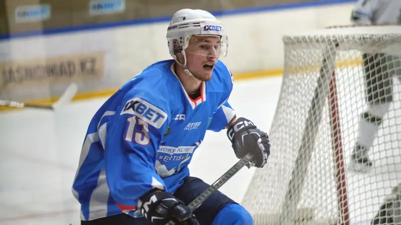 Клуб чемпионата Казахстана по хоккею сохранил главного тренера