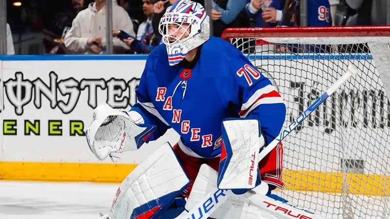 Соперник "Барыса" в КХЛ подписал вратаря с опытом игры в НХЛ