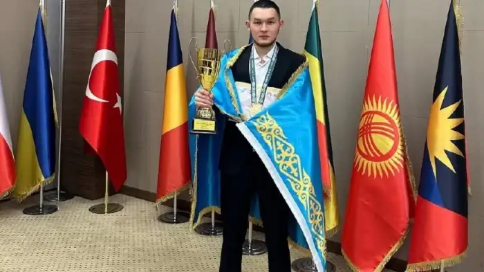 Керейбаев Керейбаев выиграл турнир по тогыз-кумалак