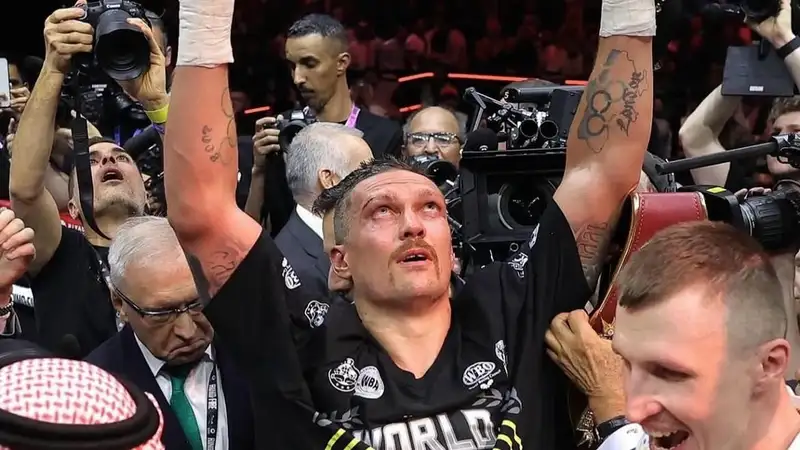 Досрочно завершился реванш между Усиком и Дюбуа