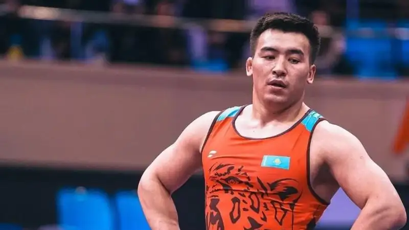 Чемпион Азии из Казахстана устроил триллер в схватке с россиянином на топовом турнире по борьбе в Венгрии