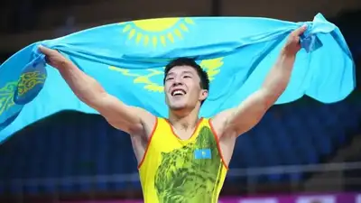 Чемпион Азии из Казахстана уступил россиянину в схватке за медаль топ-турнира в Венгрии по борьбе