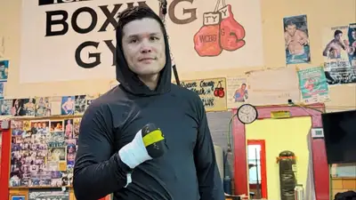 Данияр Елеусинов одержал досрочную победу в США