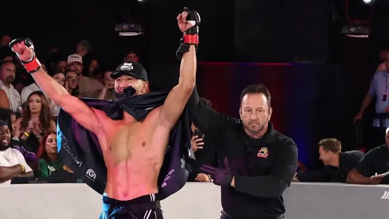 Этнический казах из России победил экс-бойца UFC