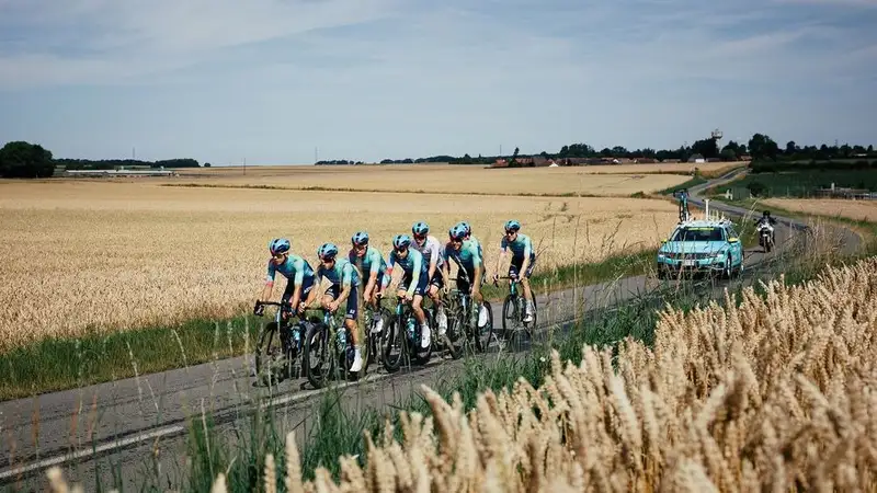 Итальянский гонщик "Астаны" занял второе место на однодневной гонке в Испании