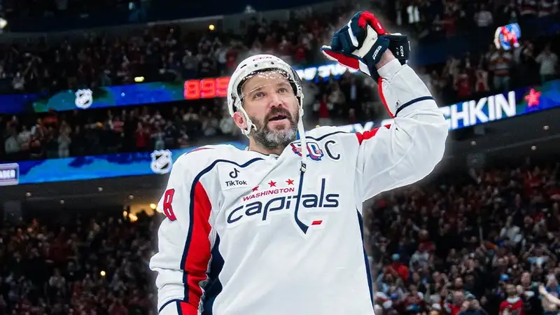 "Чаще всех улыбается": одноклубник Овечкина рассказал о чувстве юмора российского нападающего