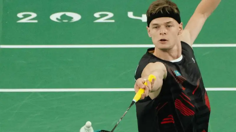 Панарин и Жумабек покидают Универсиаду