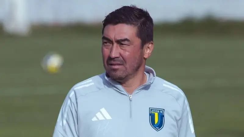 Звезда казахстанского футбола опять "уничтожил" тех, кто бегает по футбольному полю со свистком во рту