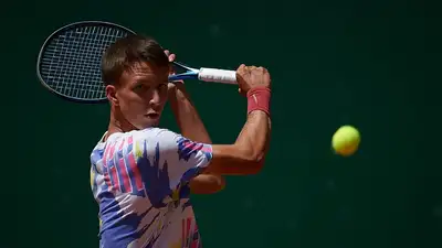 Серебряный призёр чемпионата Казахстана проиграл матч, который ранее прервал дождь