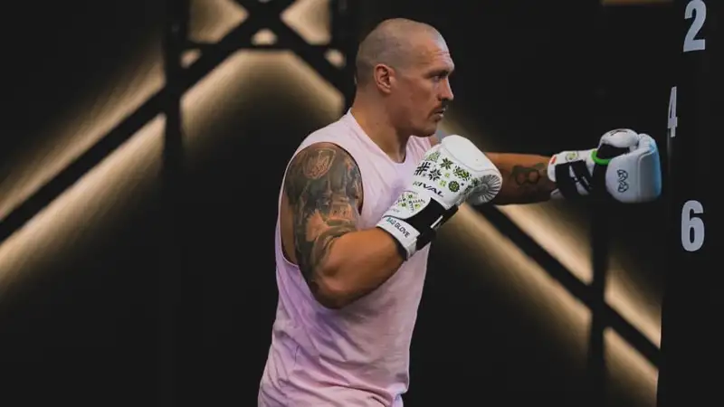 Александр Усик