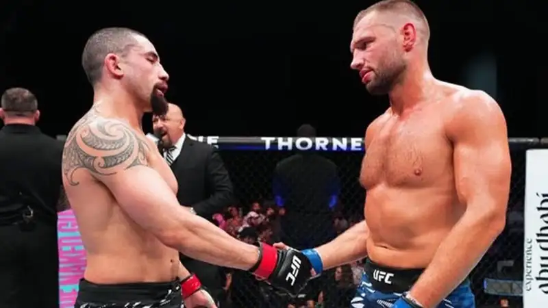 "Болезненная неудача": Уиттакер прокомментировал поражение от де Риддера