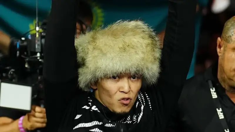 Экс-чемпион UFC отреагировал на победу Алмабаева в Абу-Даби