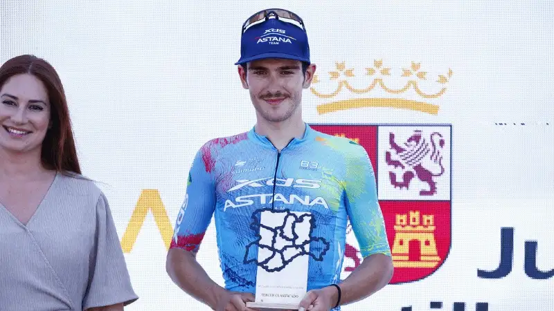 Итальянский гонщик "Астаны" занял третье место на однодневной гонке в Испании