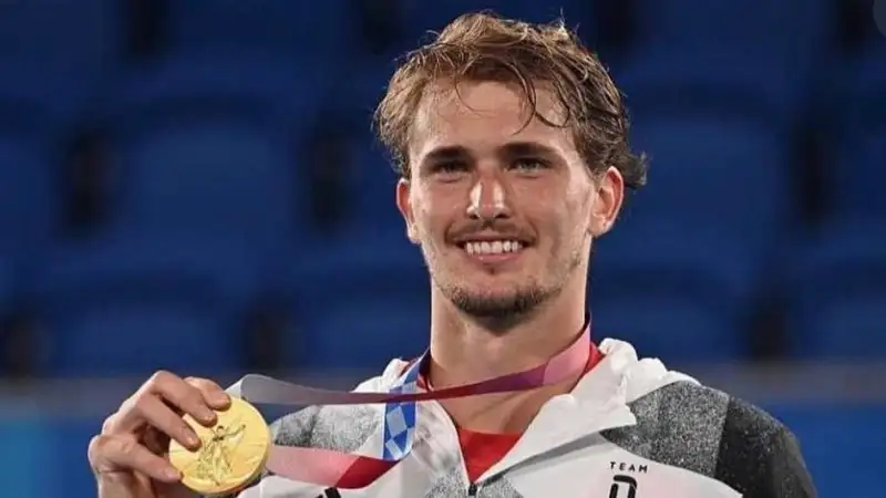 Александр Зверев