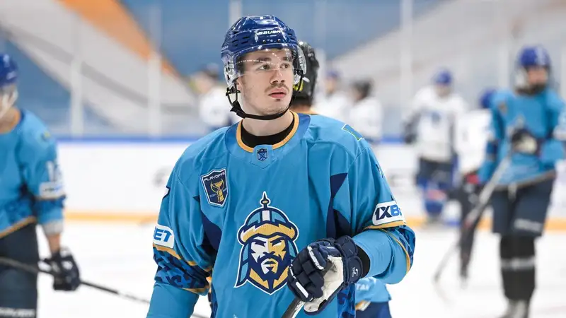 Хоккеисты "Барыса" "выяснили отношения" на льду