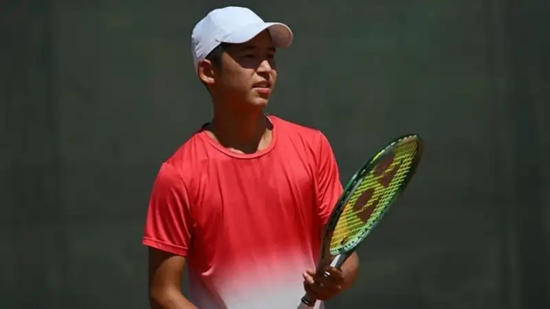 Драматичным исходом завершился первый матч сборной Казахстана на чемпионате мира по теннису