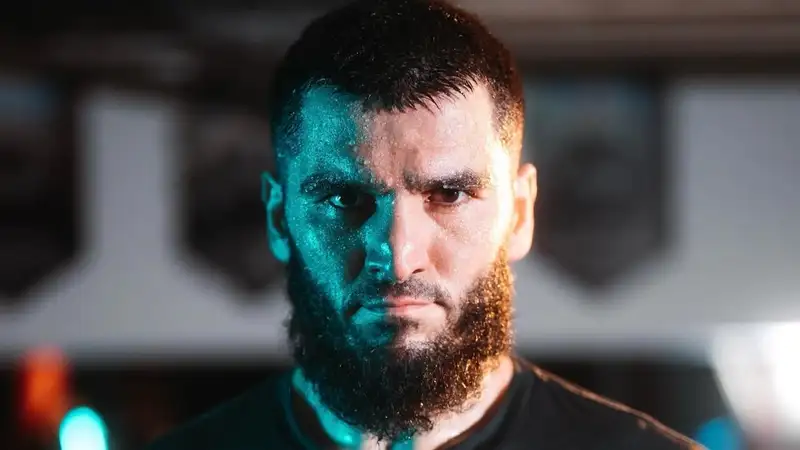 Артур Бетербиев. 