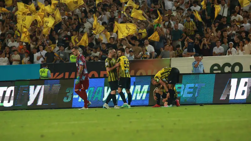 Экс-игрок "Кайрата" и "Слована" проанализировал предстоящий матч между двумя клубами в Лиге чемпионов УЕФА