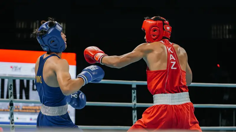 Казахстанский боксёр досрочно завершил бой с хозяином ринга за полуфинал чемпионата Азии