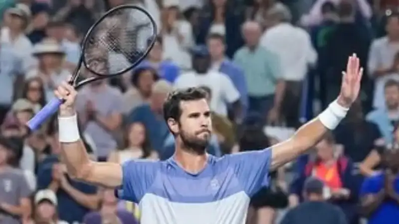 Фото: instagram.com/karenkhachanov