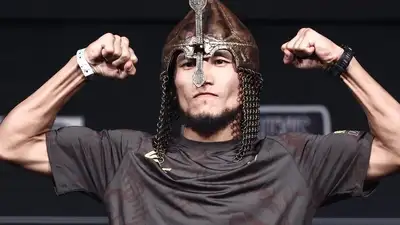 С досрочной победой казахстанского бойца стартовал турнир UFC 319