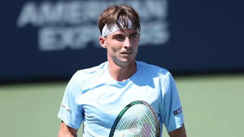 Казахстанский теннисист выиграл турнир серии "Челленджер", проиграв в финале сет "баранкой"