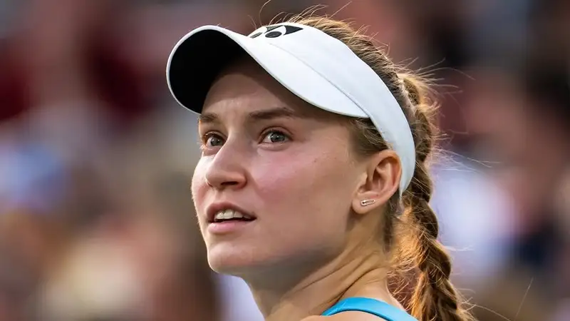 Стало известно, с кем может сыграть в финале топ-турнира в Цинциннати Рыбакина в случае победы над Швёнтек