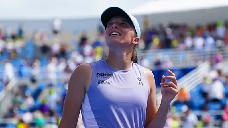 "Нужно что-то менять": Швёнтек перед матчем с Рыбакиной пожаловалась на жару в Цинциннати