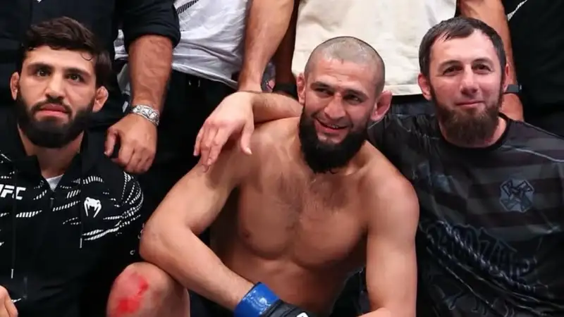 Экс-чемпион UFC высказался о победе Чимаева над дю Плесси