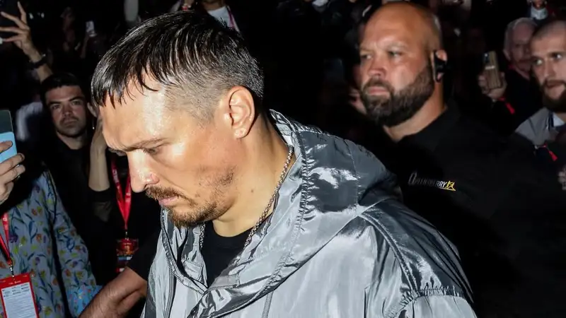 Александр Усик