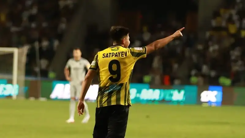 "Имя Дастана у всех на устах": в Британии отреагировали на невероятную игру Сатпаева за "Кайрат" в матчах ЛЧ