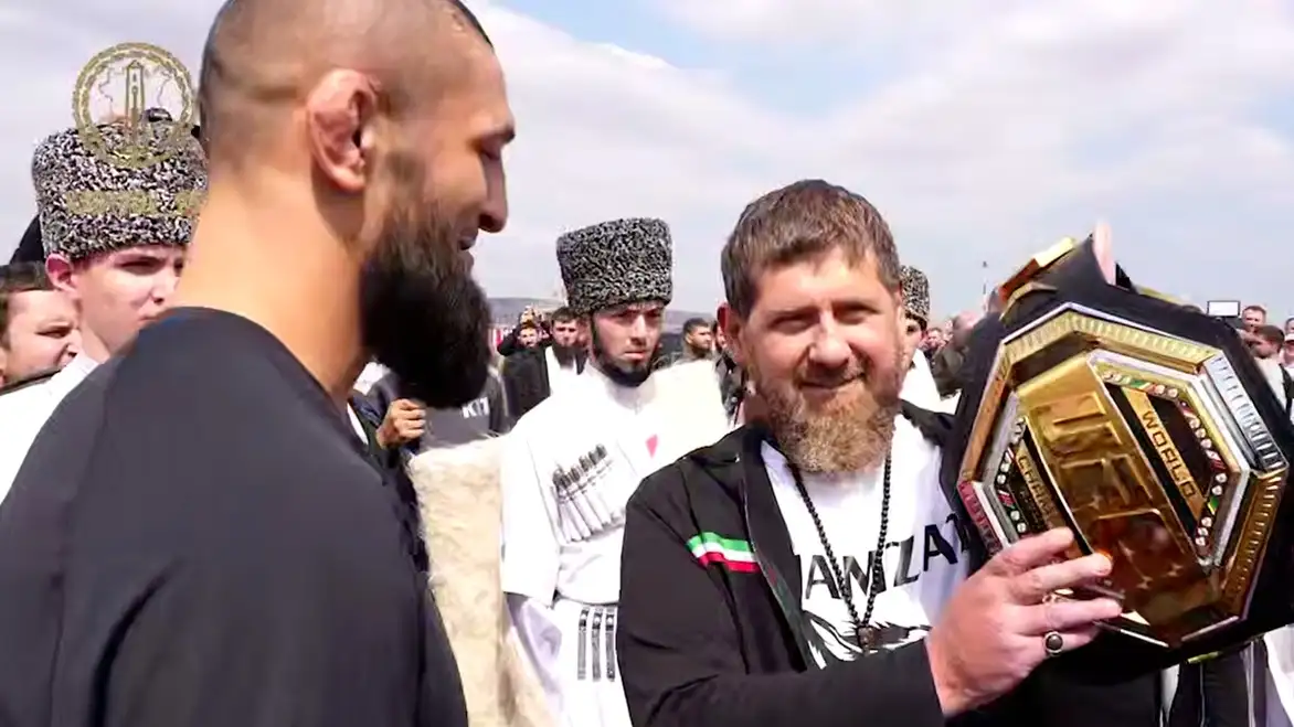 От &quot;Майбаха&quot; до бриллиантов: какие подарки дарил топовым чеченским спортсменам Рамзан Кадыров