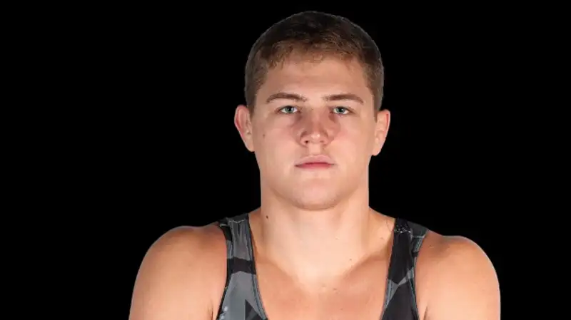 Обидчик казахстанского тяжеловеса потерпел сокрушительное поражение в четвертьфинале чемпионата мира 