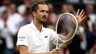 Медведев покидает US OPEN