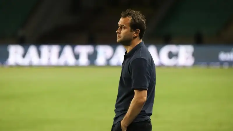 Обида или неуважение: почему экс-тренер &quot;Кайрата&quot; проигнорировал исторический успех &quot;Кайрата&quot; в Лиге чемпионов