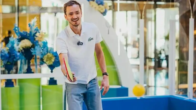 Сколько потерял Медведев за скандал на UO