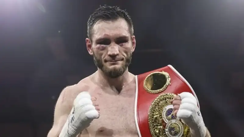 Чемпион мира из России дал прогноз на бой Альварес - Кроуфорд