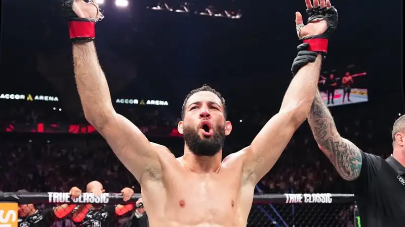 Махачев поздравил Имавова с победой в главном бою турнира UFC