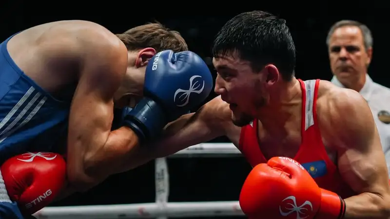 Появилось видео дебютного поединка Зейнуллинова на ЧМ-2025 по боксу