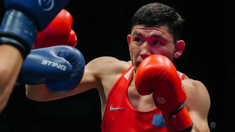 Работавший курьером казахстанский боксёр вышел в четвертьфинал ЧМ-2025