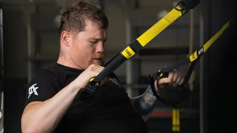 Альварес уверен в победе над Кроуфордом