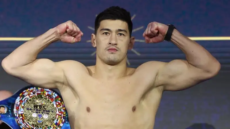 "О нём должны писать в учебниках": Дмитрий Бивол назвал лучшего боксёра мира