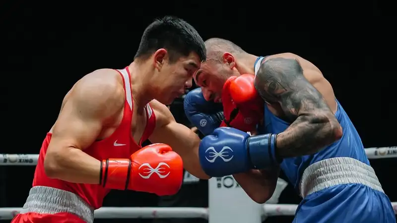 Появилось видео сенсационного поражения Нурдаулетова на ЧМ-2025 по боксу