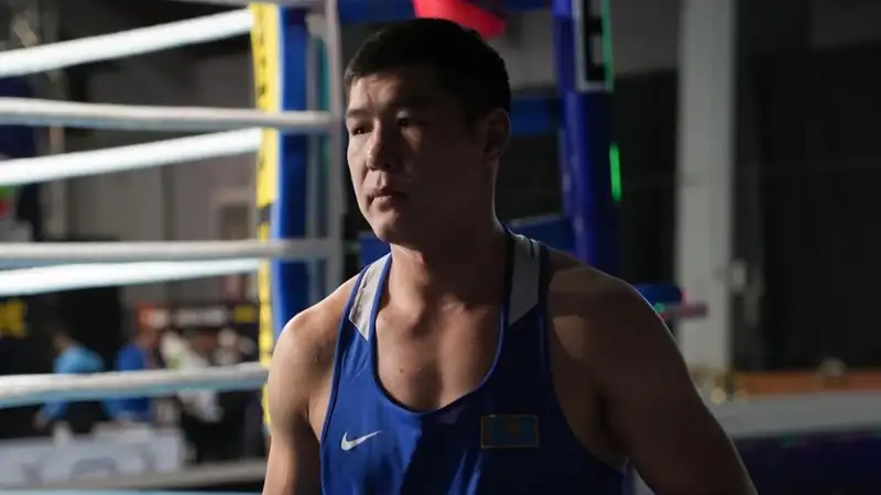 Чемпион мира из Казахстана потерпел сенсационное поражение на ЧМ-2025 по боксу