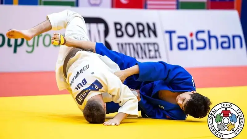 Какое место занимает Казахстан в общекомандном зачёте после первого дня чемпионата Азии по дзюдо