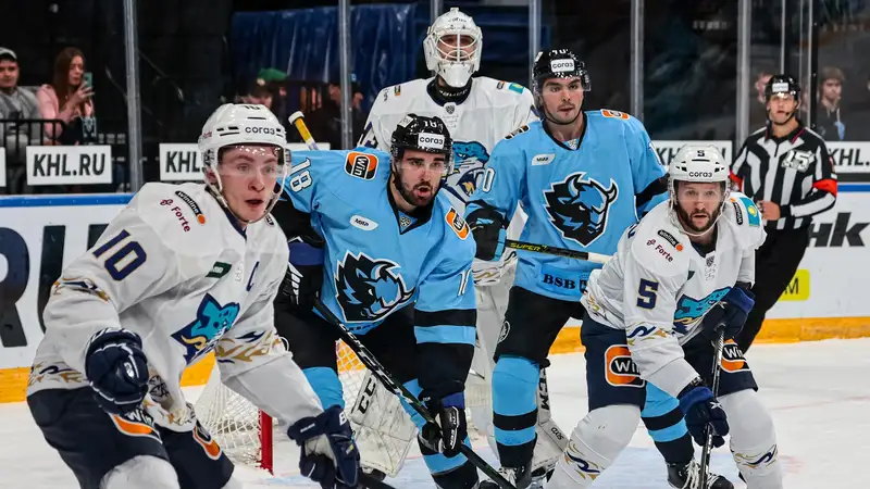 Лидер казахстанского хоккея упустил шанс выиграть третий матч подряд в КХЛ