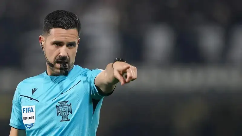 Судья из Португалии на матче КПЛ