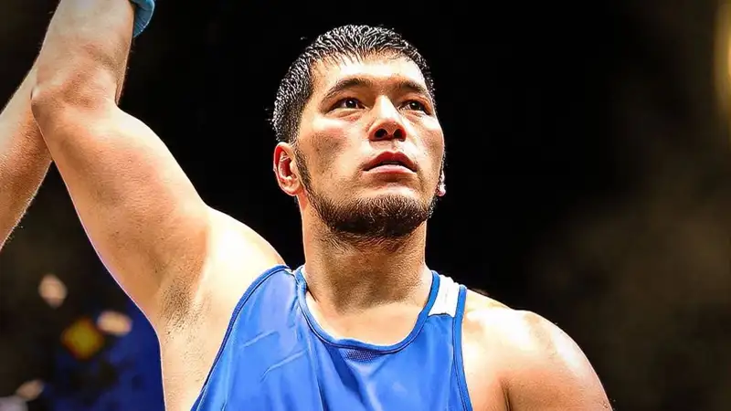 Появилось видео исторической победы Казахстана в супертяжёлом весе на ЧМ по боксу